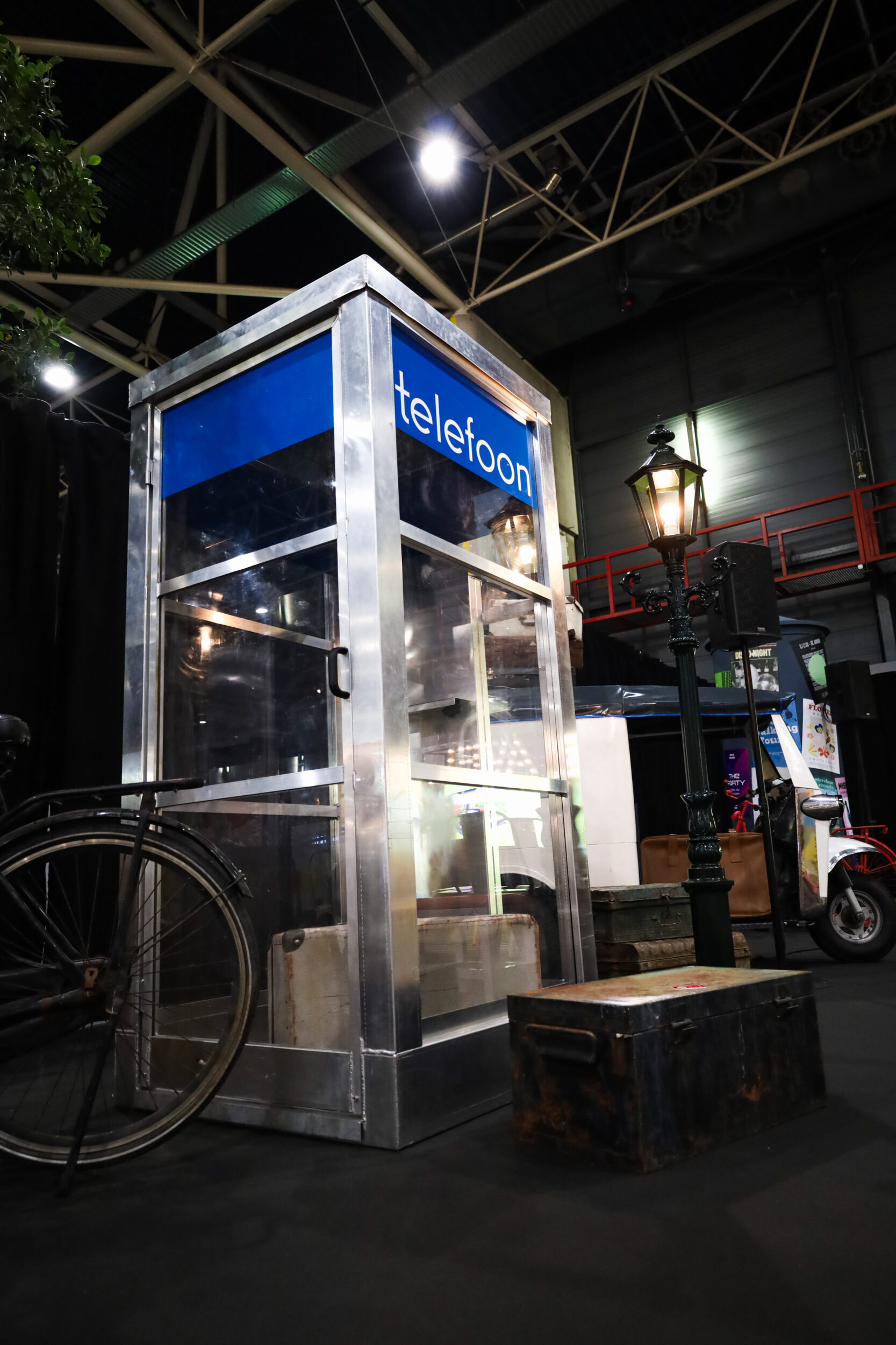 Telephone booth L102xW102xH220